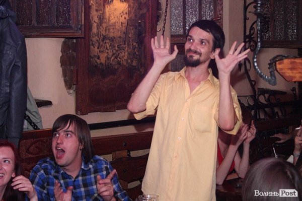 Як англійці заводили луцьку публіку