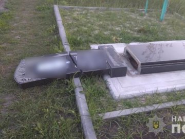 На Харківщині діти заради розваги пошкодили 13 могил. ФОТО