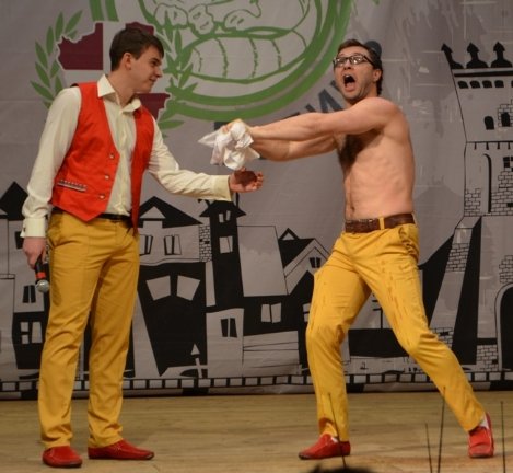 «Пташки з ГПЗ не летять у вирій, бо за кордон з судимістю не можна», - КВН у Луцьку