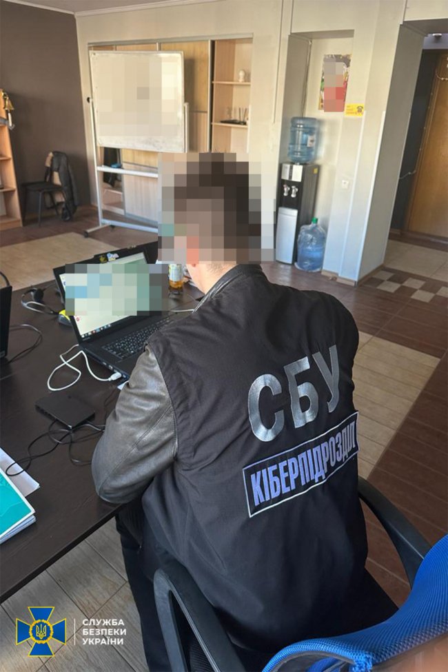 Ліквідували колцентр шахраїв, який працював у центрі Луцька