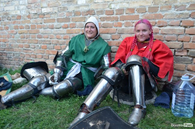 Дзвін мечів та запеклі бої: як у замку Любарта змагаються лицарі. ФОТО