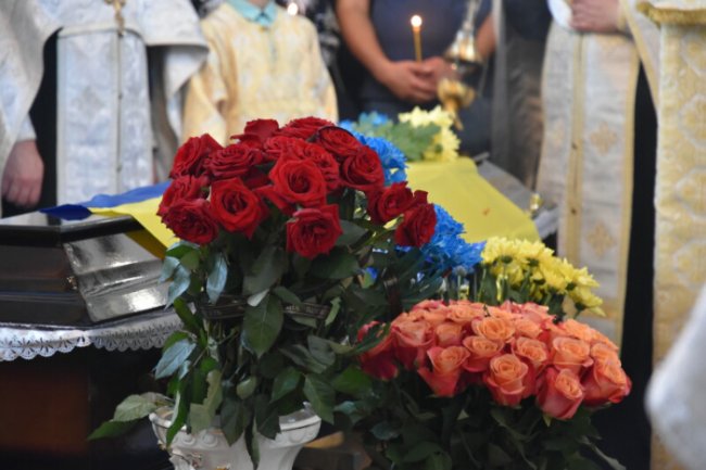 У Луцькій громаді попрощалися із загиблим Героєм Віктором Демчуром