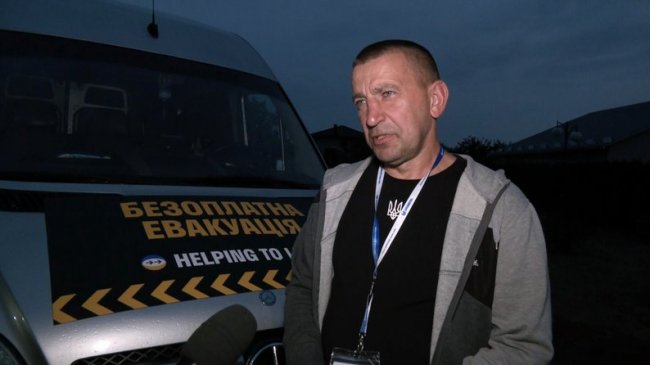 Як українці виїжджають з окупованих територій: перетин кордону і транзитний центр на Волині