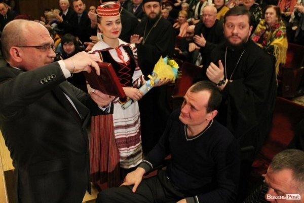 У День Собороності майданівцю та родині бійця АТО з Волині вручили ордени. ФОТО