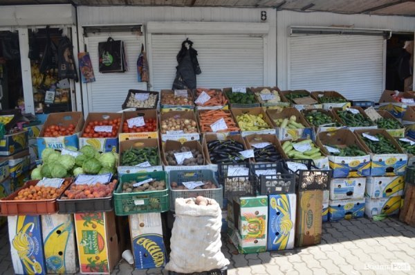 Ягідно-овочевий сезон: які ціни на луцькому базарі