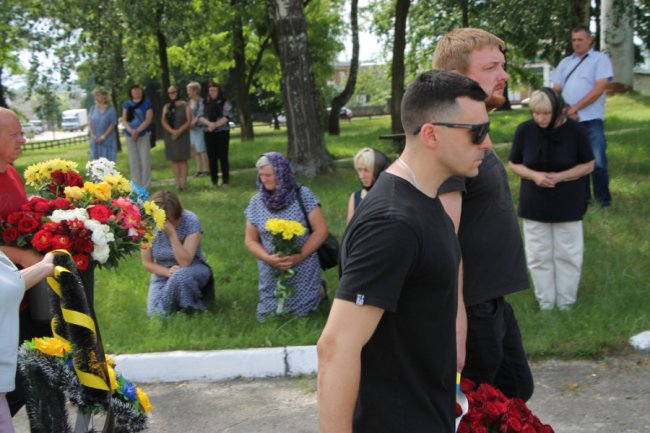 Не дожив 33-річчя лише 5 днів: на Волині попрощалися із Героєм Богданом Янчишиним