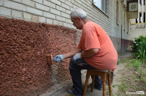 У Луцьку з’явився «бандерівський» під’їзд. ФОТО
