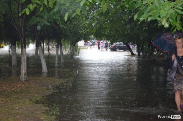 Як топило спальні райони Луцька. ФОТО
