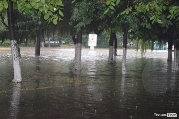 Як топило спальні райони Луцька. ФОТО