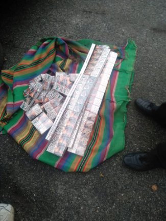 Білорус, який хотів через Волинь провезти контрабандні цигарки, позбувся автівки. ФОТО