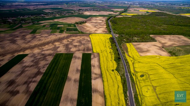 Різнобарвні краєвиди Волині з висоти пташиного польоту. ФОТО. ВІДЕО