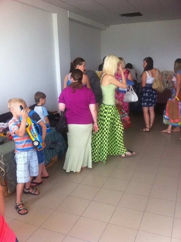 У Луцьку відкрили пункт видачі допомоги біженцям. ФОТО