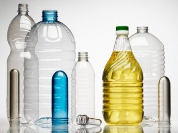 «Брати лопати»: луцькі «технології» вивантаження пластикової тари