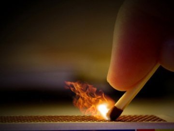 Кохання зле: в Нововолинську чоловік підпалив квартиру своєї благовірної