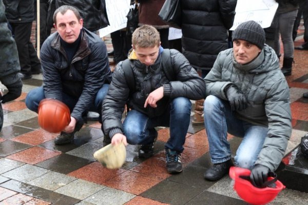 Волинські шахтарі пікетують Верховну Раду та Кабмін. ФОТО. ВІДЕО