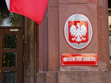 Польща викликала посла України через заяву Зеленського
