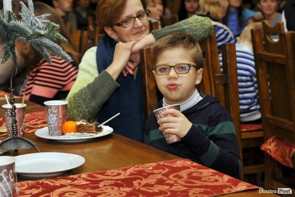 Майстерки, фотозони, аукціон: у Луцьку влаштували свято для особливих дітей