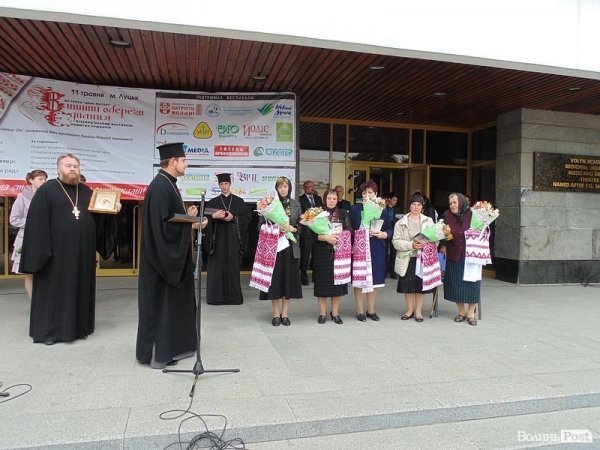 У День матері лучани подякували матерям героїв Небесної Сотні. ФОТО