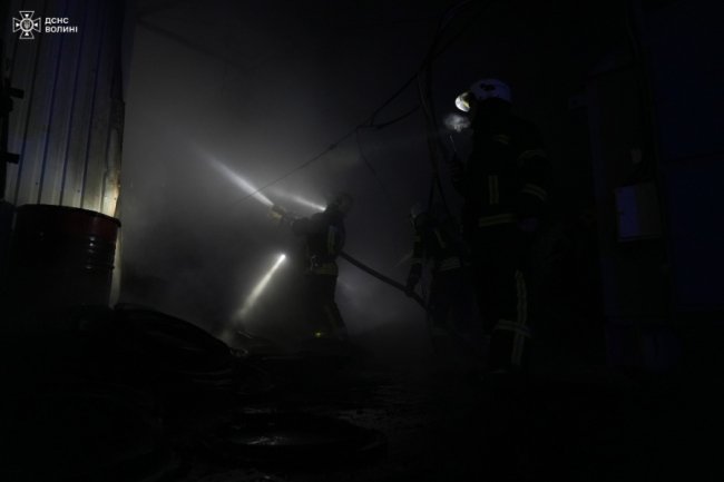 У Луцькому районі горіла господарська споруда. ФОТО