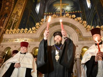 Михаїл привіз Благодатний вогонь у київський кафедральний собор. ФОТО