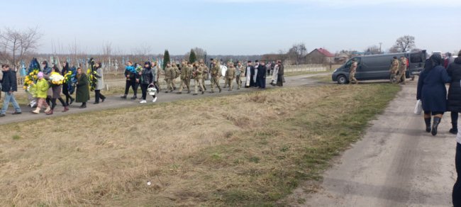 Навіки 44: у селі під Луцьком попрощалися з полеглим Воїном
