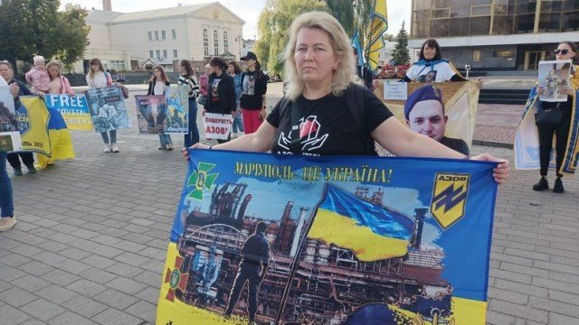 У Луцьку відбулася акція на підтримку полонених захисників Маріуполя