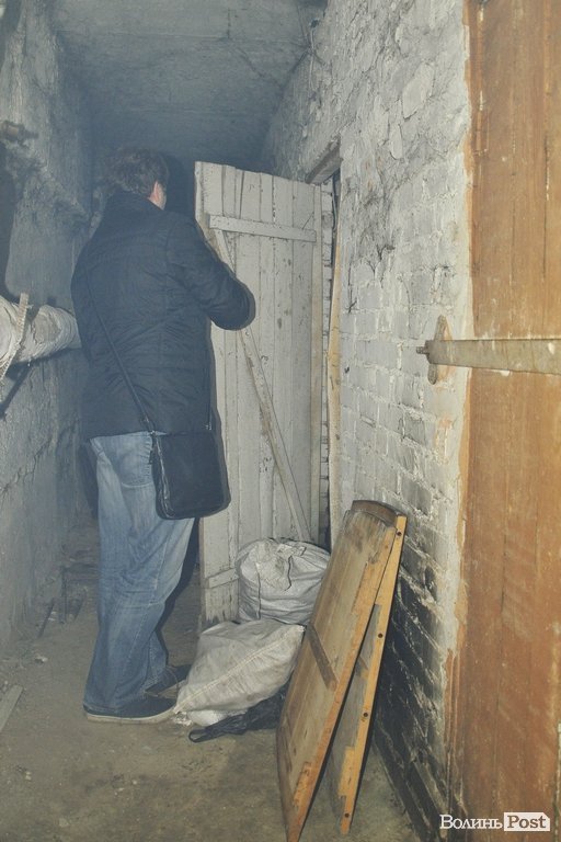 Переполох у Луцьку: дим у підвалі налякав мешканців багатоповерхівки. ФОТО