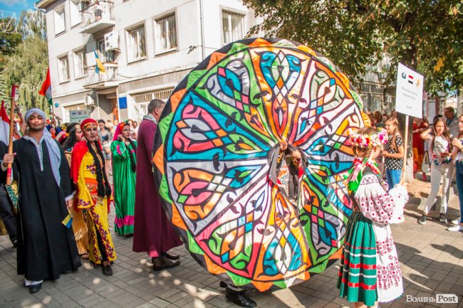 Від Мексики до Індії: грандіозний міжнародний фестиваль стартував у Луцьку. ФОТО