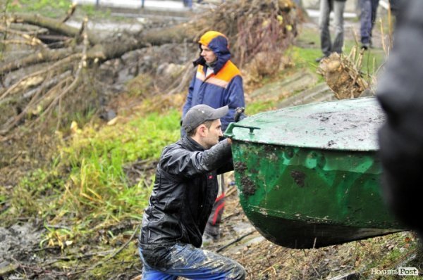 Як чистять ставки в Теремно. ФОТО
