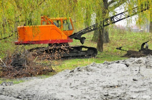 Як чистять ставки в Теремно. ФОТО