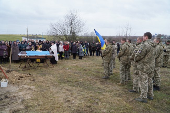 Громада Володимира провела в останню путь Героя Петра Янкевича