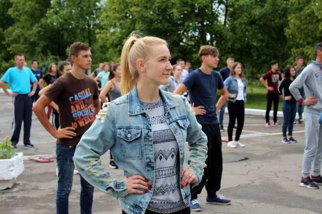 Студенти луцького політеху влаштували спортивний флешмоб. ФОТО