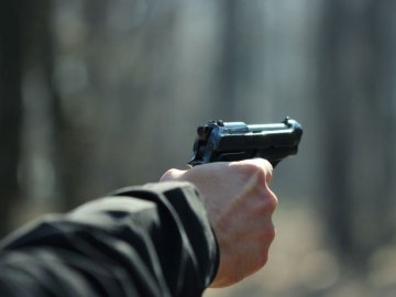 У Києві – стрілянина. Є поранений. ВІДЕО