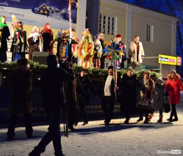 Спільна коляда у Луцьку відбулася «без голів». ФОТО 