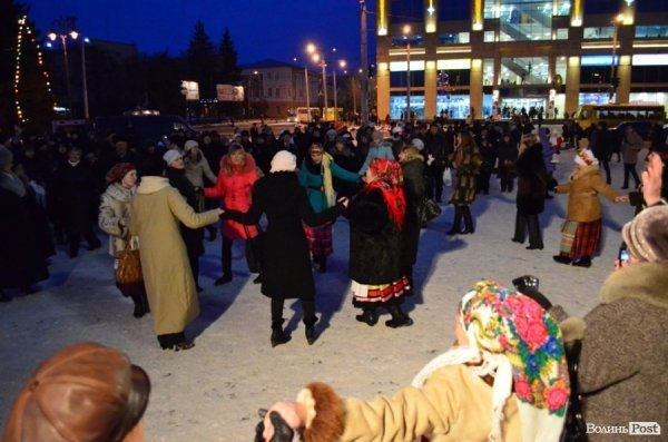 Спільна коляда у Луцьку відбулася «без голів». ФОТО 
