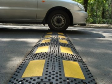 У Луцьку просять встановити «лежачих поліцейських» біля дитсадка