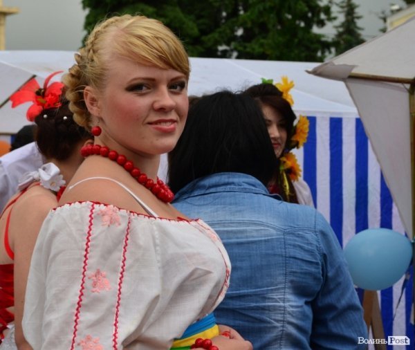 ПТУ Волині презентують: одяг, їжа, меблі та навіть мангал. ФОТО 