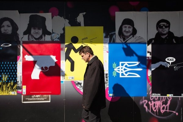 Дизайнери світу проти війни в Україні. ФОТО
