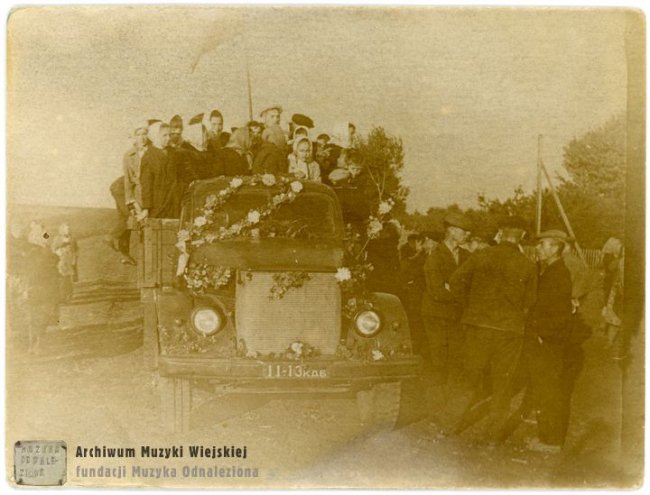 Волинські весілля на фото півстоліття тому