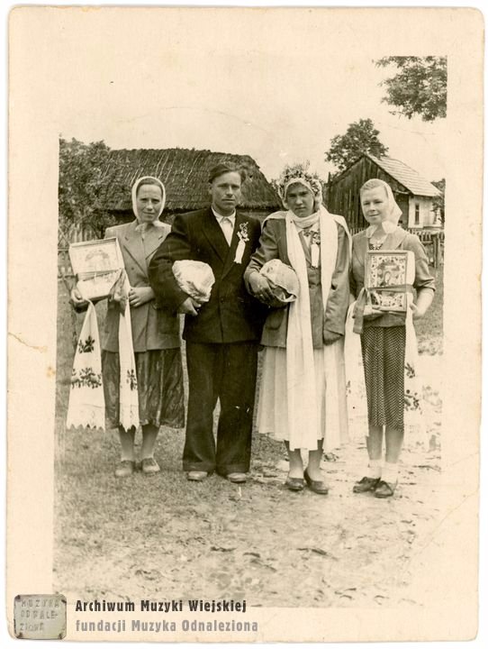 Волинські весілля на фото півстоліття тому