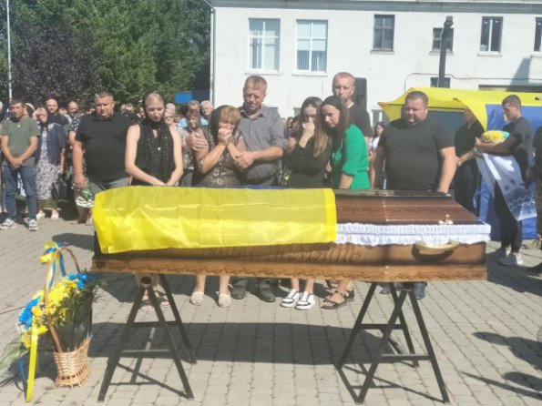 На Волині попрощалися із загиблим Героєм Юрієм Франком. ФОТО