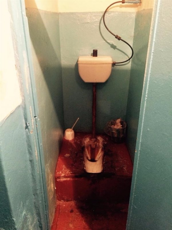 Мочанова обурили ковельські туалети. ФОТО