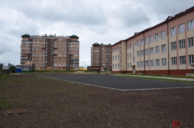 «Ні грошей, ні школи, ні дороги»: розповіли, чому 27 школа не готова до здачі