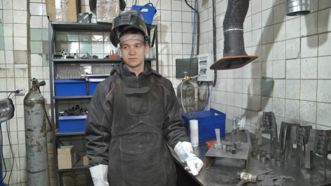 На Волині виготовляють спецпідставки під окопні свічки: для чого