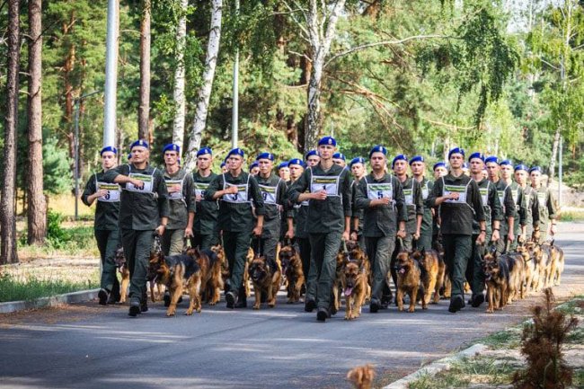Луцький нацгвардієць разом з чотирилапим напарником візьме участь у параді до Дня незалежності України