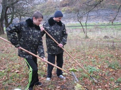 Сапалаївку прибирали 150 лучан. ФОТО