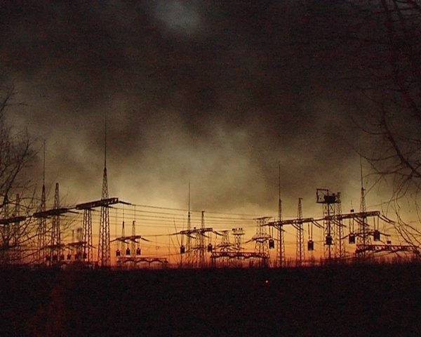 Фото згорілої електростанції
