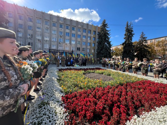 Ще одне серце перестало битися за Україну: на Волині попрощалися з командиром підрозділу ЗСУ Леонідом Семенюком