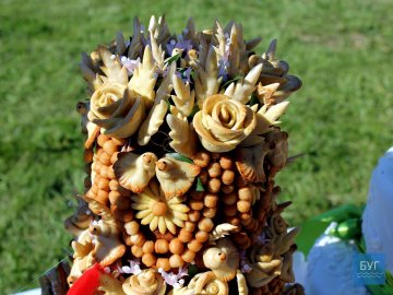 До Володимира привезли короваї з усієї області. ФОТО