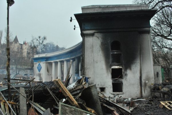 Майдан святкує. ФОТО